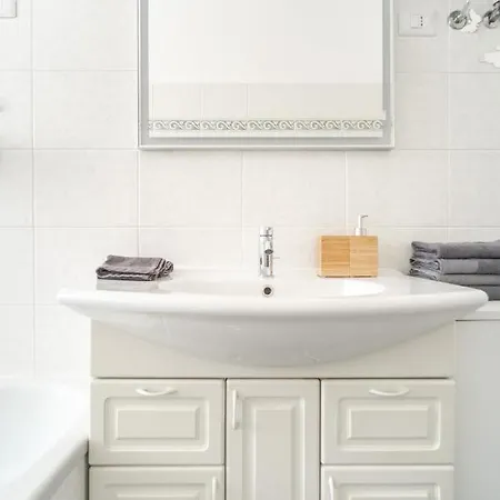 Apartment Giulio Cesare *