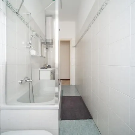 Giulio Cesare Apartment *